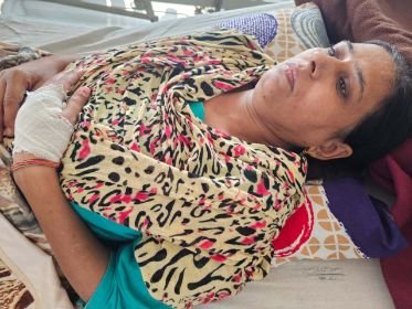 पंजाब04नवम्बर24*कलियुगी बेटे ने मां पर किया चाकू से हमला पंजाब04नवम्बर24*कलियुगी बेटे ने मां पर किया चाकू से हमला