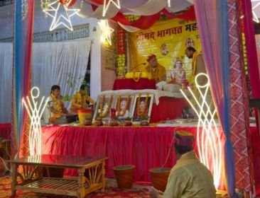 रायबरेली05नवम्बर24*भागवत कथा के द्वितीय दिन कथा व्यास ने राजा परीक्षित की कथा सुना कर श्रोताओं को किया मंत्र मुग्ध रायबरेली05नवम्बर24*भागवत कथा के द्वितीय दिन कथा व्यास ने राजा परीक्षित की कथा सुना कर श्रोताओं को किया मंत्र मुग्ध