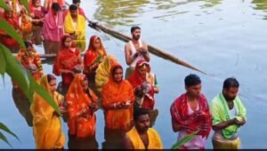 कूचबिहार07नवम्बर24*छठ पूजा में दिन के दौरान आगंतुकों की भीड़ लगी रहती है।