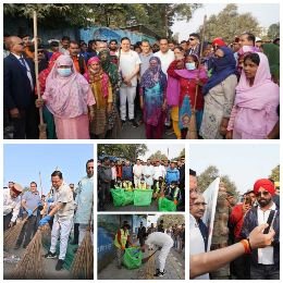 देहरादून08नवम्बर24*राज्य की स्थापना दिवस पर सीएम धामी ने स्वच्छता कार्यक्रम में प्रतिभाग किया,