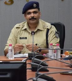 अनूपपुर10नवम्बर24* जिले के समस्त थानो के द्वारा 12 पुलिस वसूली वारंटियों को गिरफ्तार कर न्यायालय के समक्ष पेश किए गए