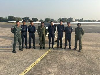 जयपुर11नवम्बर24*छात्रों ने लिया रोमांचक उड़ान का अनुभव जयपुर11नवम्बर24*छात्रों ने लिया रोमांचक उड़ान का अनुभव