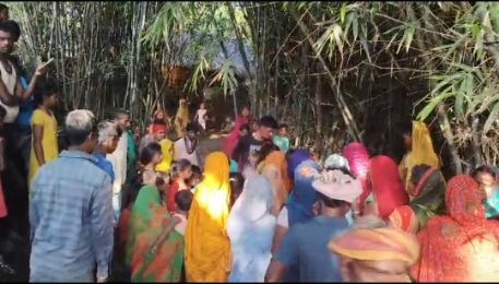 पीरपभागलपुर11नवम्बर24*पीरपैंती थानाक्षेत्र के गोविंदपुर पंचायत में युवक का शव बांस के बगीचे में लटका मिला है पीरपभागलपुर11नवम्बर24*पीरपैंती थानाक्षेत्र के गोविंदपुर पंचायत में युवक का शव बांस के बगीचे में लटका मिला है