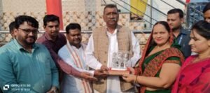 बाराबंकी13नवम्बर24*अन्नदाताओं को धान तौल के लिये क्रयकेन्द्रों पर न करना पड़े इंतजार : सुरेश राही बाराबंकी13नवम्बर24*अन्नदाताओं को धान तौल के लिये क्रयकेन्द्रों पर न करना पड़े इंतजार : सुरेश राही