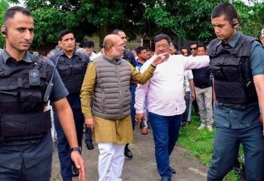 मणिपुर16नवम्बर24*CM बीरेन सिंह के घर पर भीड़ ने किया हमला, सात जिलों में इंटरनेट बंद*