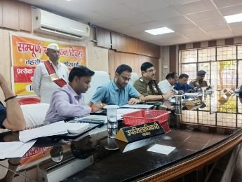 कौशाम्बी16नवम्बर24*सम्पूर्ण समाधान दिवस में 131 शिकायतें प्राप्त हुई 10 शिकायतों का निस्तारण* कौशाम्बी16नवम्बर24*सम्पूर्ण समाधान दिवस में 131 शिकायतें प्राप्त हुई 10 शिकायतों का निस्तारण*