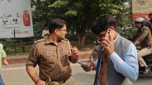 मथुरा16नवम्बर24*सरेराह पत्रकार को पीटने वाले को..गोवर्धन पुलिस का संरक्षण मथुरा16नवम्बर24*सरेराह पत्रकार को पीटने वाले को..गोवर्धन पुलिस का संरक्षण