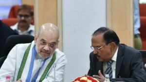 मणिपुर हिंसा18नवम्बर24*स्कूल-कॉलेज बंद, 5000 से अधिक सुरक्षाकर्मी तैनात मणिपुर हिंसा18नवम्बर24*स्कूल-कॉलेज बंद, 5000 से अधिक सुरक्षाकर्मी तैनात