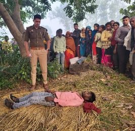 रायबरेली19नवम्बर24*गांव के बाहर पेड़ से लटकता मिला 19 वर्षीय युवक का शव संदिग्ध परिस्थितियों में हुई मौत