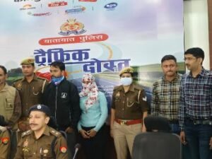 कानपुर नगर21.11.24*इंश्योरेंस पॉलसी के रिन्यूवल के नाम पर साइबर ठगी करने वाले बैंकर्स दपति गिरफ्तार