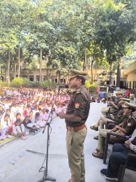 कानपुर नगर28नवम्बर24*बिल्हौर पुलिस ने छात्र छात्राओं को यातायात नियमों के पालन के लिए जागरूक