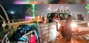 मोतिहारी28नवम्बर24*प्रधानाध्यापक की मौत, तीन शिक्षिका घायल, स्कूल जाने के दौरान टैंकर ने ऑटो में मारी टक्कर*