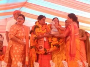 मथुरा2दिसम्बर24*उषा सोलंकी एडवोकेट को महासंघ के पदाधिकारी गुरु गोरखनाथ सर्वोच्च सम्मान से सम्मानित किया।