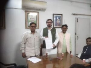 बाराबंकी1दिसम्बर24*पेंशन भोगियों ने सांसद को सौंपा चार सूत्री मांग पत्र