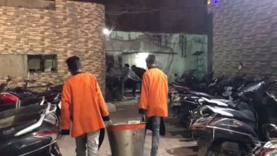 मथुरा3दिसम्बर24*शादियों में बाल मजदूरी करा रहे ठेकेदार