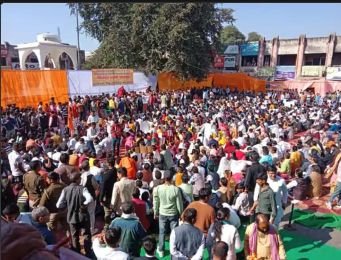 मथुरा4दिसम्बर24*बांग्लादेश में पिट रहा हिन्दू , मथुरा में सत्ताधारी पार्टी के लोग और संघटनों का विरोध