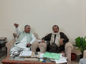 नई दिल्ली05दिसम्बर24*एसोसिएशन के अध्यक्ष रविन्द्र गुप्ता के नेतृत्व में सांसद रमाशंकर राजभर से भेंट की।