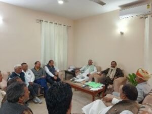 नई दिल्ली05दिसम्बर24*एसोसिएशन के अध्यक्ष रविन्द्र गुप्ता के नेतृत्व में सांसद रमाशंकर राजभर से भेंट की।