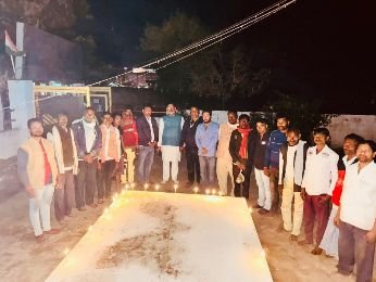 कौशाम्बी05दिसम्बर24*संभल में हुई हिंसा के खिलाफ कांग्रेस ने निकाला कैंडल मार्च*