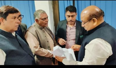 दिल्ली05दिसबंर24*मान्यता प्राप्त पत्रकार कल्याण समिति दिल्ली का एक प्रीतिनिधिमण्डल विधान सभा में विपक्ष के नेता श्री विजेंदर गुप्ता से मिला।