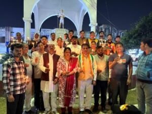 मथुरा05दिसम्बर24*संभल प्रकरण में सरकार की सद्बुद्धि के लिए कांग्रेस ने निकाला कैंडल मार्च