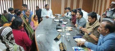 कौशाम्बी07दिसम्बर24*आशा ऑगनबाड़ी कार्यकत्रियों का हौंसला बढ़ाते हुए मातृ शिशु मृत्यु दर कैसे कम करना है