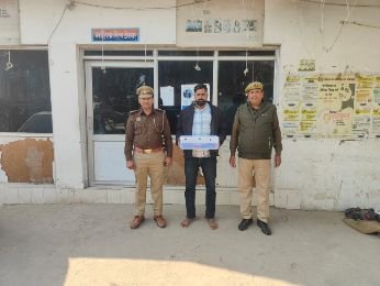 मथुरा 9 दिसंबर 2024*फायरिंग कर व्यक्तियों को घायल करने वाला व्यक्ति अवैध असलहा सहित गिरफ्तार।