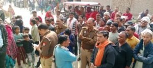 कौशाम्बी10दिसम्बर24*दौलत के अंधे दो पुत्रों के बीच बटवारे को लेकर रुकी माँ की अंतिम यात्रा*