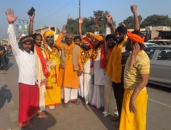 अयोध्या10दिसम्बर24*श्रीराम बारात जनकपुर से वापस अयोध्या पहुंची तो पुष्प वर्षाकर हुआ जोरदार स्वागत