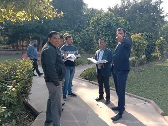 मथुरा12दिसम्बर24*IAS मुख्य विकास अधिकारी के द्वारा डैंपियर नगर स्थित शहीद भगत सिंह पार्क का भौतिक निरीक्षण किया गया