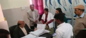 रायबरेली12दिसम्बर24*सीएमओ ने किया सीएचसी का औचक निरीक्षण साफ सफाई के दिए निर्देश
