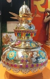 महाकुम्भनगर13दिसम्बर24*प्रधानमंत्री मोदी ने संगम नोज में कुम्भ कलश का किया कुम्भाभिषेक