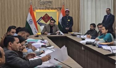 देहरादून15दिसम्बर24*अवैध खनन और ओवलोडिंग पर FIR के साथ ही एम वी एक्ट में कार्रवाई