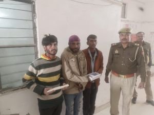 मथुरा 14 दिसंबर 20 24*थाना वृन्दावन पुलिस द्वारा 03 मोवाइल चोरो को किया गिरफ्तार।*