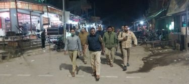 कौशाम्बी15दिसम्बर24*एसओ कोखराज ने पैदल गस्त कर सुरक्षा व्यवस्था का लिया जायजा*