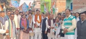 चन्दौली15दिसम्बर24*काँग्रेस प्रत्याशी के समर्थन में किया गया डोर टू डोर सम्पर्क।