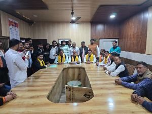 मथुरा16दिसम्बर24*ग्राम पंचायत भवन छटीकरा पर भाजपा मंडल अध्यक्ष की बैठक में मौजूद भाजपाई