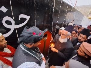 अयोध्या17दिसम्बर24*सज्जादा नशीन नय्यर मियां ने दीप जला कर चिराग़ दान की रस्म अदा की