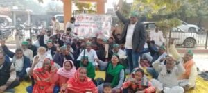 अयोध्या17दिसम्बर24*सीएम को डीएम के माध्यम से किसान समस्याओं को लेकर भाकियू ने सौंपा ज्ञापन