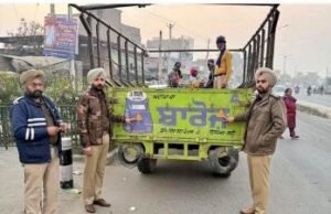 पंजाब19दिसम्बर24*ट्रैफिक पुलिस ने वाहनों पर रिफ्लैक्टर लगाये