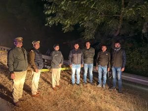 मथुरा22 दिसंबर 20 24*मथुरा एसओजी टीम द्वारा 50000 का इनामियां बदमाश पुलिस मुठभेड़ में घायल एवं गिरफ्तार