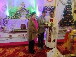 सहारनपुर25दिसम्बर24*सांसद इमरान मसूद ने ईसाई समाज को चर्च में जाकर क्रिसमस की बधाई दी