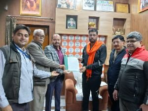 मथुरा26दिसम्बर24*डिप्लोमा फार्मासिस्ट एसोसिएशन ने दिया धरना