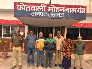 लखनऊ26दिसम्बर24*कूटरचित दस्तावेज तैयार कर धोखाधड़ी करने वाले शातिर गिरोह को गिरफ्तार किया। लखनऊ26दिसम्बर24*कूटरचित दस्तावेज तैयार कर धोखाधड़ी करने वाले शातिर गिरोह को गिरफ्तार किया।