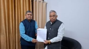 पूर्णिया बिहार28 दिसंबर 24*केंद्रीय कृषि मंत्री का पुष्प गुच्छ एवं अंगवस्त्र से विधायक जी ने स्वागत किया।