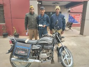 मथुरा 28 दिसंबर 2024*चोरी की मोटर साइकिल व अवैध ड्रग्स (हेरोइन) के साथ 01युवक गिरफ्तार ।*