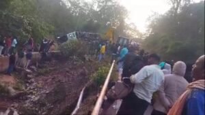 ओडिशा29दिसम्बर24सड़क हादसा: 40 तीर्थयात्रियों से भरी बस पलटी, 4 की मौत;