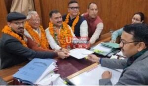 हल्द्वानी30दिसम्बर24*कांग्रेस मेयरप्रत्याशी ने अपार जनसमूह के साथ शक्ति प्रदर्शन करते हुए नामांकन दाखिल किया