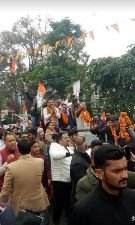 हल्द्वानी30दिसम्बर24*कांग्रेस मेयरप्रत्याशी ने अपार जनसमूह के साथ शक्ति प्रदर्शन करते हुए नामांकन दाखिल किया