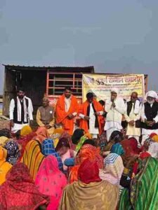 मथुरा २२ दिसम्यबर *मुना रक्षक दल के आगामी कार्यक्रम की रणनीति बना कर किया बुजुर्गों का सम्मान।